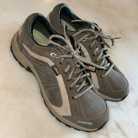 Barely used Zamberlan gore-text hiking shoes - Picture 1 of 7